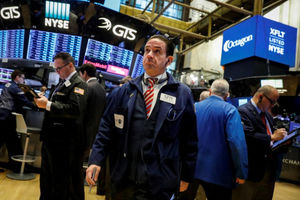 بازار سهام و دلار رشد کرد