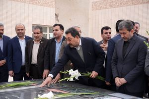 وزیر صنعت، معدن و تجارت وارد کاشان شد