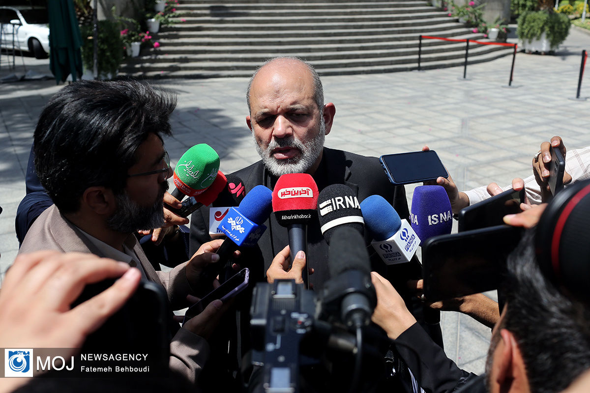 حاشیه جلسه هیئت دولت