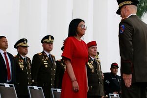 نمایش قدرت دلسی رودریگز با حمایت ارتش و پلیس ونزوئلا