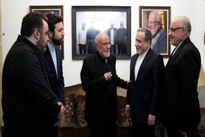 دیدار وزیر امور خارجه با خانواده شهید سید حسن نصرالله