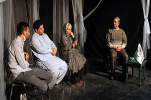 نقد و بررسی نمایش «کسوف» با حضور رئیس انجمن هنرهای نمایشی قم