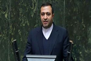 حتماً باید دولت در زمینه حل مشکلات اقتصادی مردم تعجیل کند