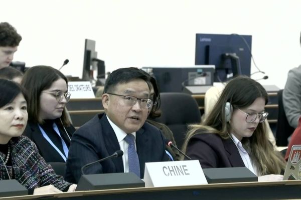 وضعیت داخلی ایران باید توسط مردم ایران تعیین شود