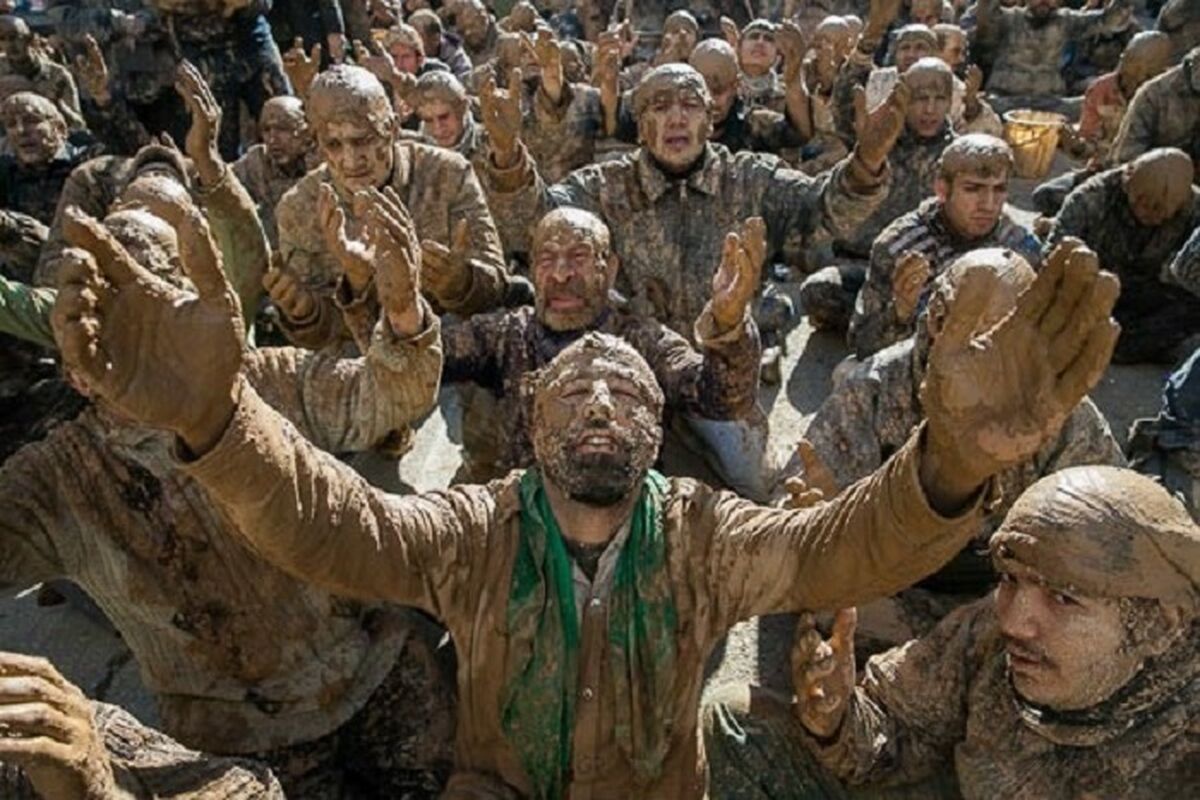 اجرای آئین گل مالی در اجلاس پیرغلامان