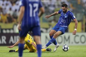 استقلال بدون پول، آقاسی را آزاد نمی‌کند