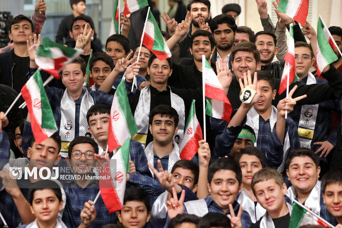 دیدار دانش‌آموزان و دانشجویان با رهبر معظم انقلاب