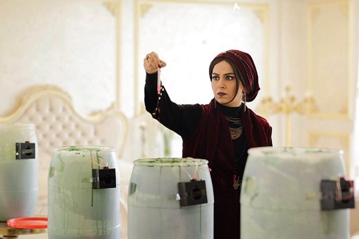 تینا پاکروان 