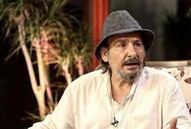 وقتی قائد یک ملت را به شهادت می‌رسانند، خیلی بی‌غیرتی است که بنشینید و فقط نگاه کنید