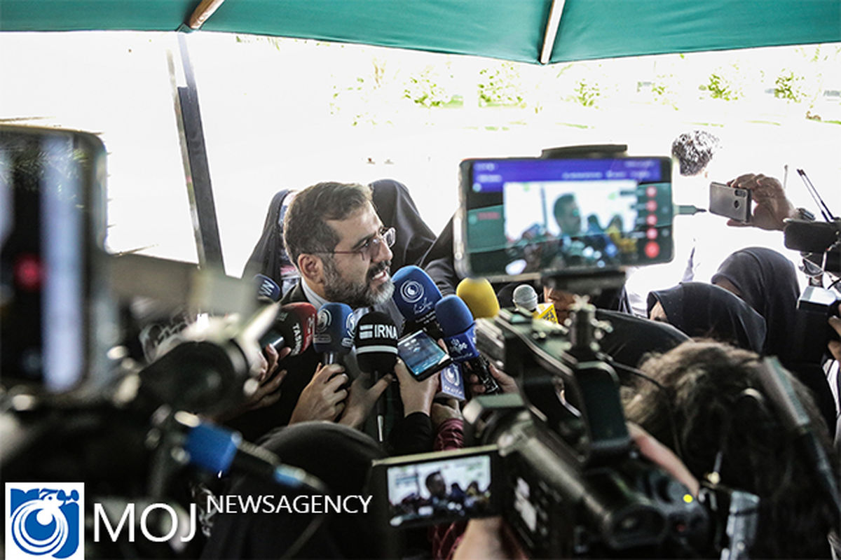 اعضای هیأت دولت در جمع خبرنگاران