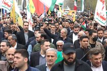 رئیس جمهور در جمع راهپیمایان روز قدس حاضر شد