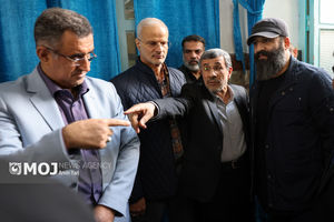 مراسم ترحیم خواهر احمدی نژاد