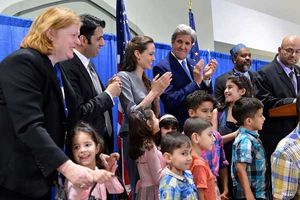 «جان کری» و «آنجلینا جولی» در یک مراسم افطار + تصاویر