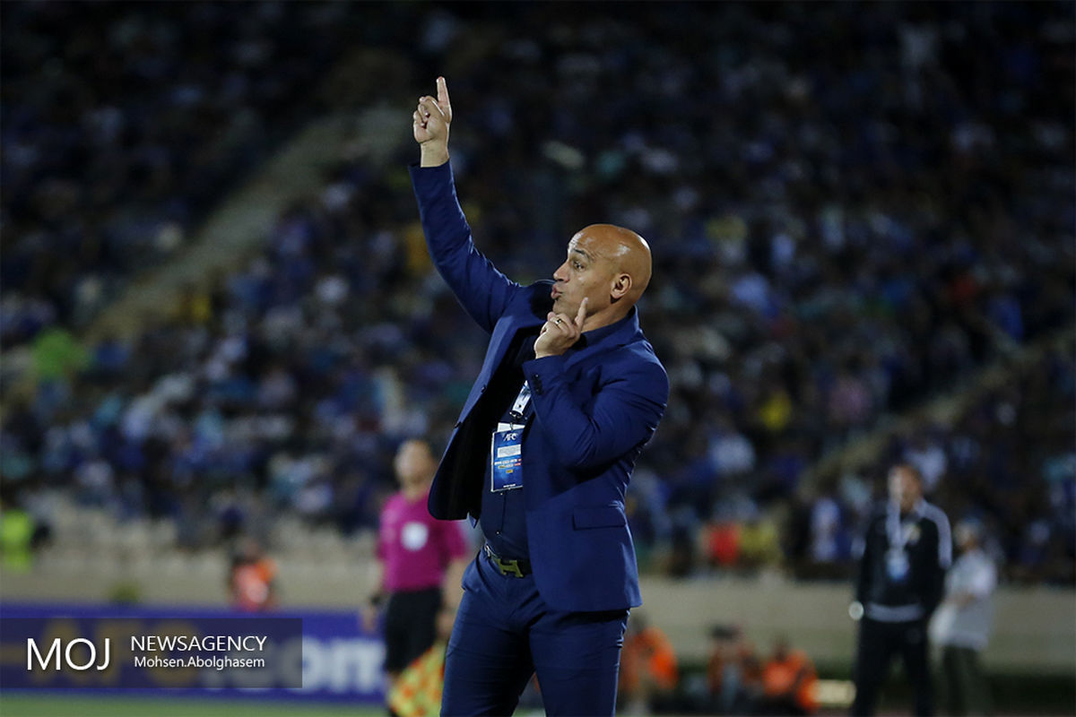 علیرضا منصوریان سرمربی تیم فوتبال استقلال