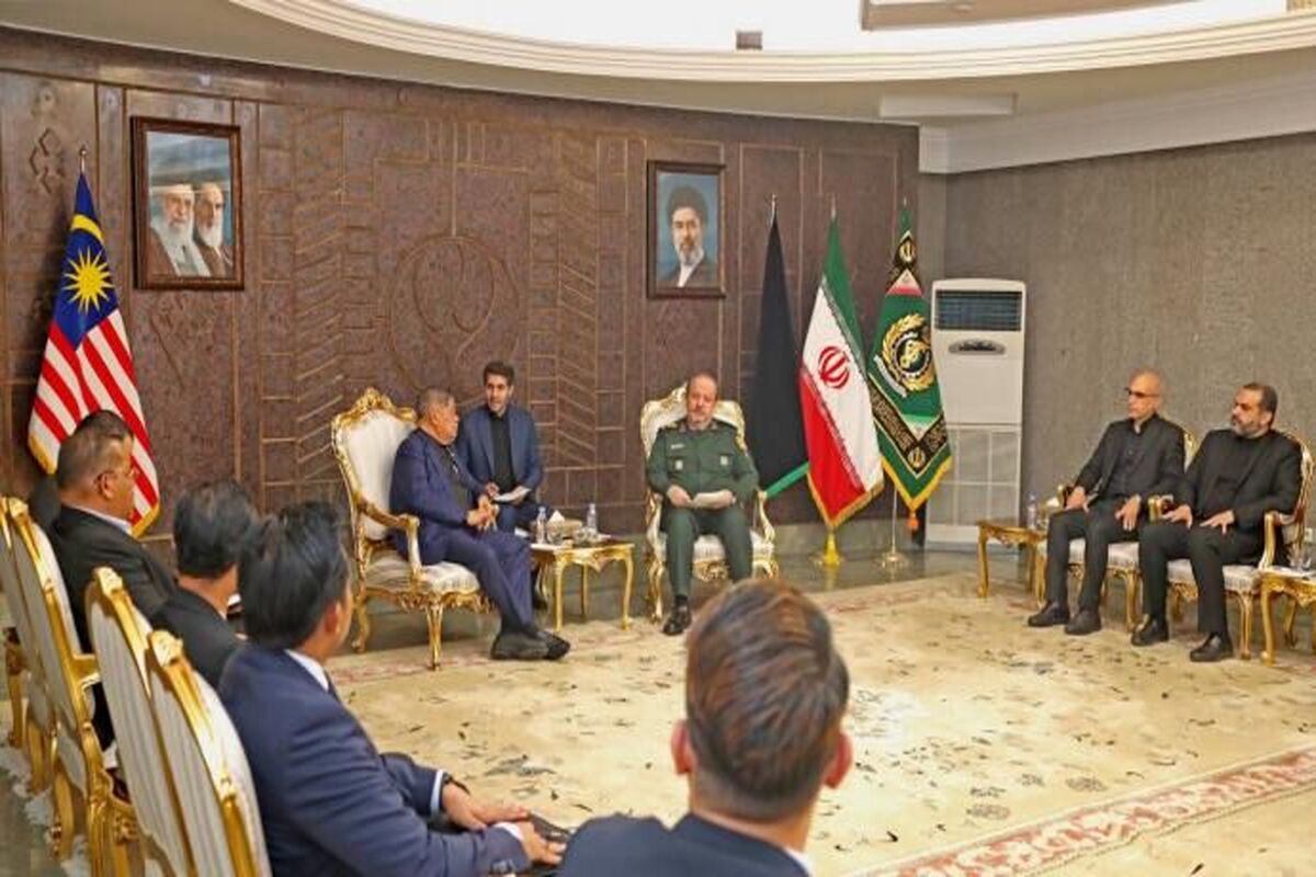 سرپرست وزارت دفاع
