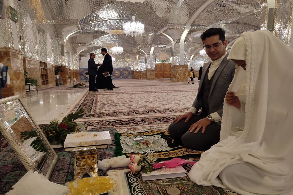 عقد در حرم امام رضا(ع)