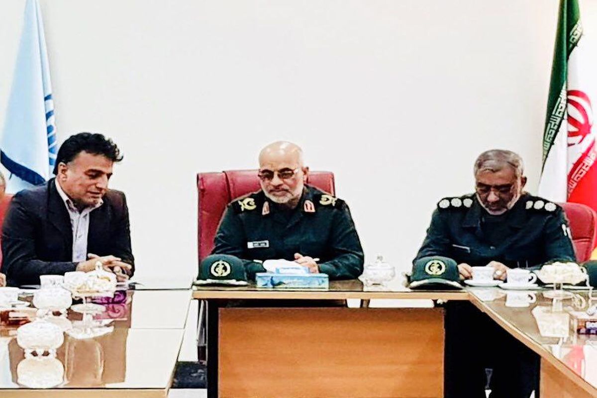 مومنی