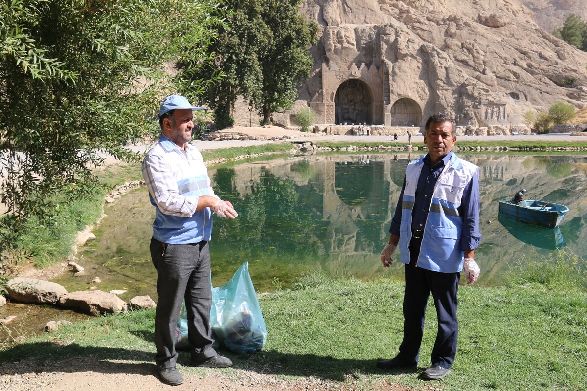 پاکسازی محوطه تاریخی طاقبستان