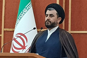 امام جمعه قزوین به جای صلح و سازش آتش بیار معرکه شده است