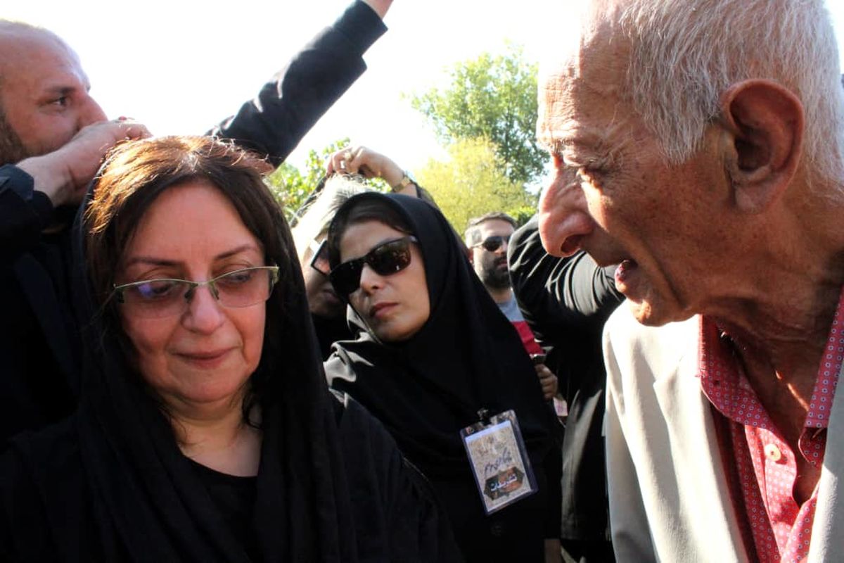 مراسم تشییع پیکر و خاکسپاری امیرهوشنگ ابتهاج در رشت