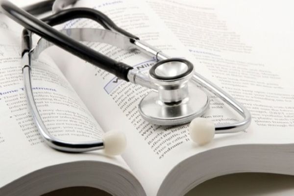 ادعای افت تحصیلی دانشجویان پزشکی توجیه‌پذیر نیست