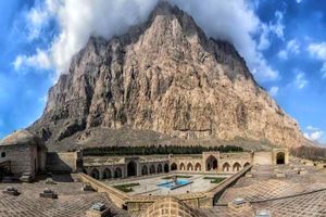 جاذبه‌های گردشگری کرمانشاه پذیرای ۶۰۰ هزار گردشگر بوده است
