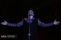 خیلی‌ها تلاش می‌کنند که من دیگر اینجا نباشم