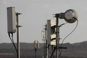 آنتن‌های تلفن همراه استاندارد است