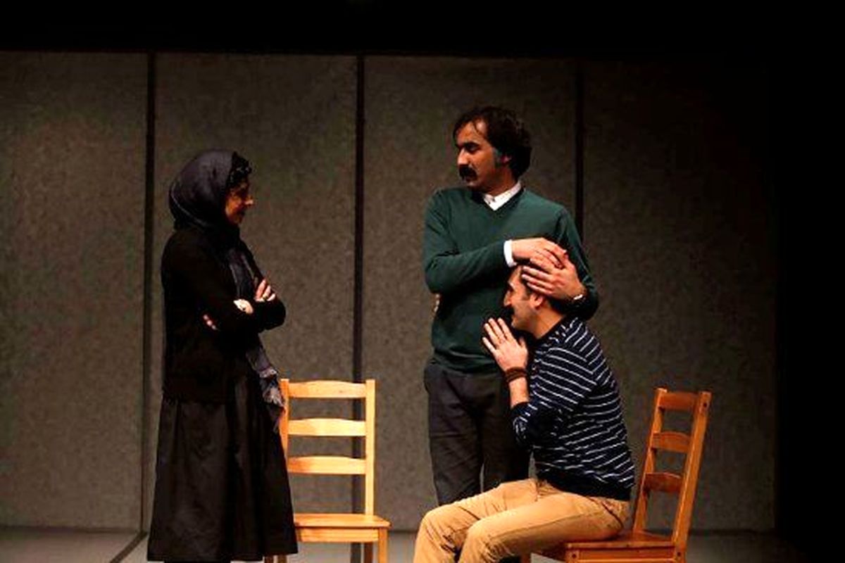 نمایش روزهای بی باران 