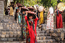 مراسم شکرگزاری برداشت انار در روستای زردویی شهرستان پاوه 