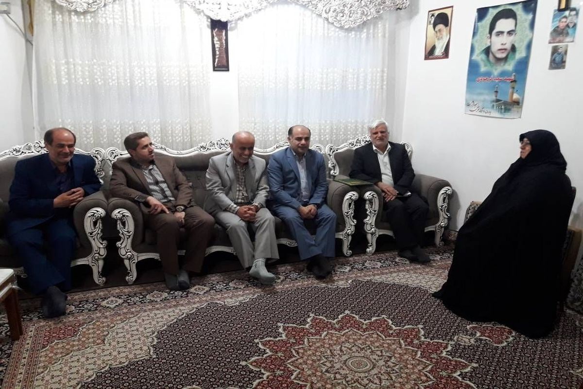 دیدار با خانواده شهید