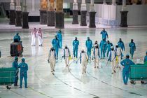 نظافت مسجدالحرام پس از ماه ها بازگشایی با ۴۰۰ نیرو