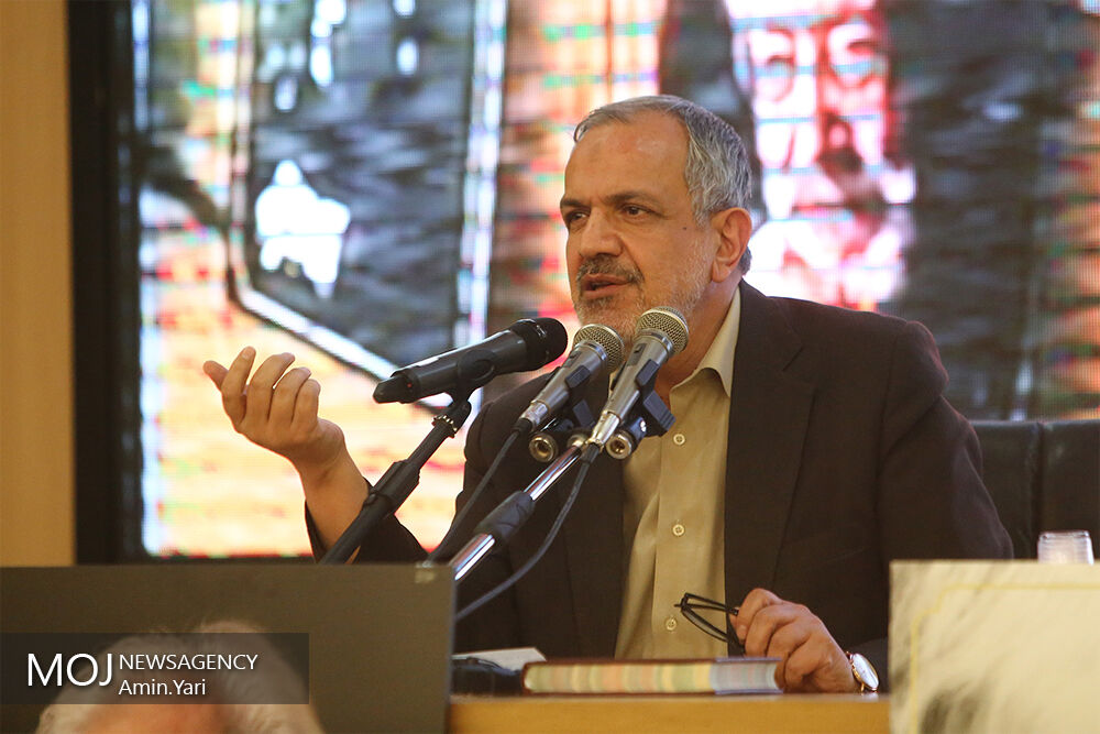 انتقاد از بی نظمی بصری و تب پاساژ سازی در بازار تهران