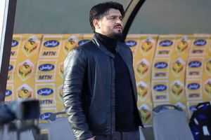 شمس آذر به دنبال بازی زیبا در مقابل استقلال است