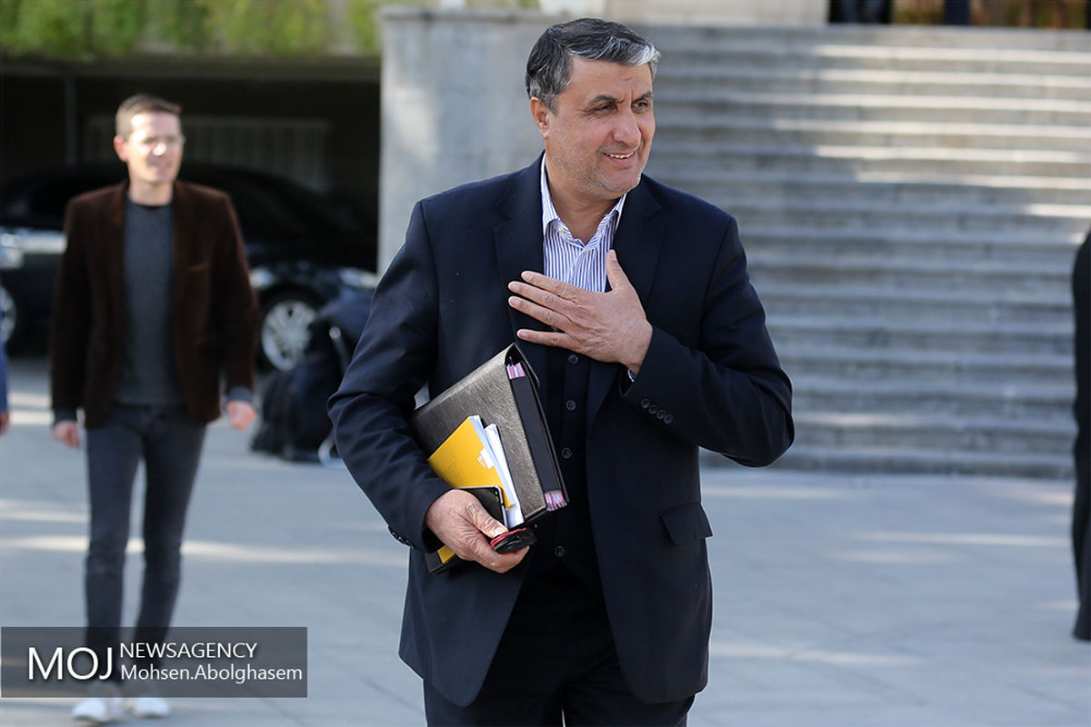 حاشیه جلسه هیات دولت - ۱۹ دی ۱۳۹۷ /محمد اسلامی وزیر راه و شهرسازی