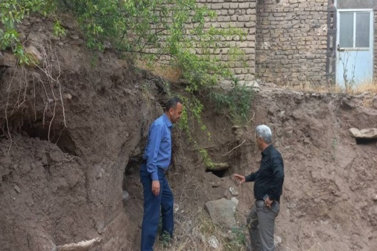 کشف چند گور باستانی در رودبار