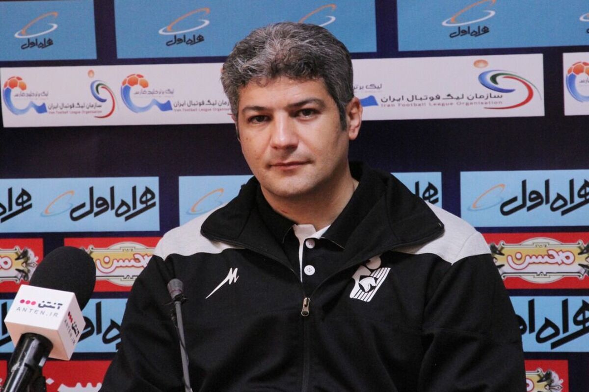 حسین پاشایی مربی تیم فوتبال پیکان