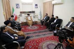 مسئولین راه را برای حضور گسترده مردم در عرصه تولید باز کنند