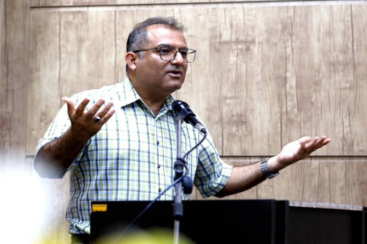 رئیس انجمن عکاسان استان هرمزگان 