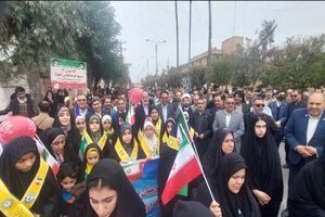 دانش آموزان خوزستان با حضور گسترده خود در راهپیمایی ۲۲ بهمن، تعهد به آرمان‌های انقلاب را دوباره اثبات کردند