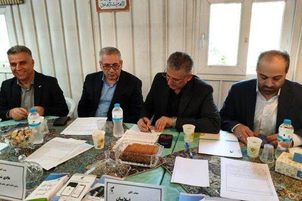 میز خدمت بانک سرمایه در نماز جمعه تهران برپا شد