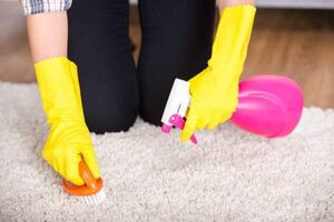 چگونه لکه انبه را از روی فرش پاک کنیم؟