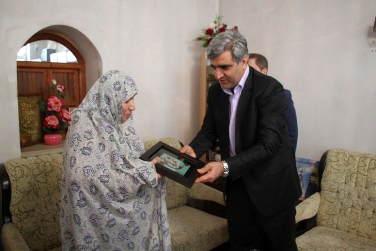 دیدار با خانواده شهید آلیانی