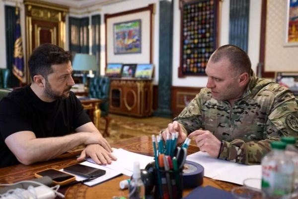 «قهرمان اوکراین» استعفا داد