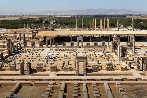 پیگیری قاطعِ تخلفِ صورت‌ گرفته در مجموعهٔ جهانی تخت‌جمشید