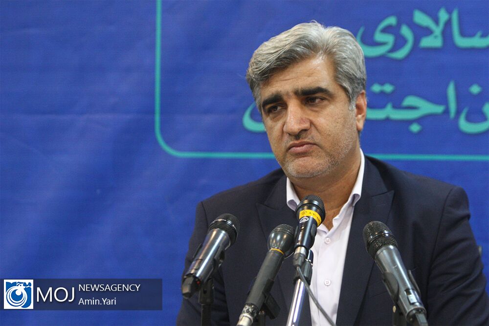 مستمری بازنشستگان را به موقع و بدون تاخیر پرداخت می کنیم