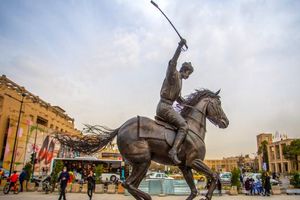 احتمال نصب نماد چوگان در میدان نقش جهان در آینده ای نزدیک