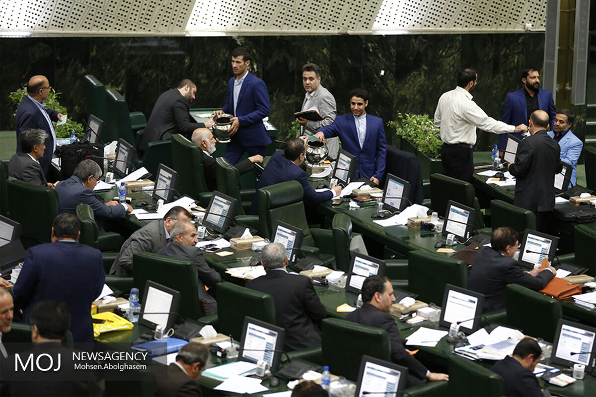رای اعتماد مجلس به وزیر پیشنهادی علوم و نیرو