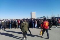 صف‌ طولانی هواداران سپاهان و پرسپولیس برای خرید بلیط