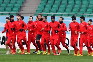 تیم فوتبال پرسپولیس راهی امارات شد